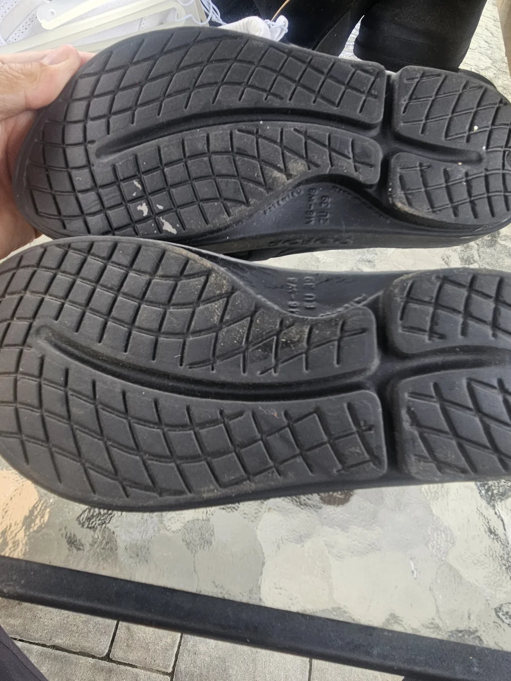 Oofos OOriginal Men’s Recovery Flip Flops - Black